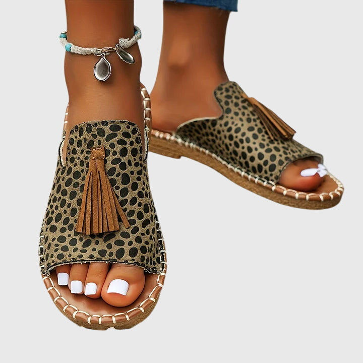 Casual women's Lorraine orthopedic sandals, lightweight with strong arch support, ideal for summer wear.