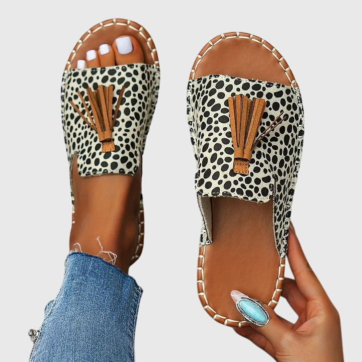 High-quality women's Lorraine orthopedic sandals, providing cushioned comfort, arch support, & adjustable fit.