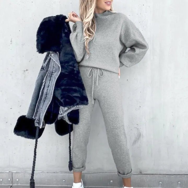 Trendy women's fall/winter matching set: mock neck top, balloon sleeves, comfy drawstring pants.