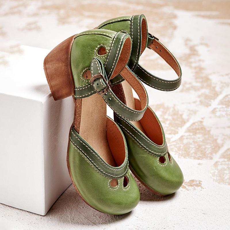 Fashionable women's block heel sandals with open toe, ideal for women's fashion and warm weather outfits.