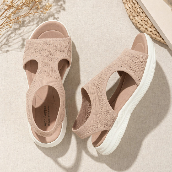 Casual women's orthopedic sandals with strong arch support & a non-slip sole, perfect for everyday walking & comfort.