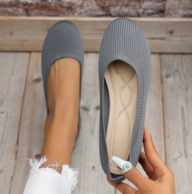 Orthopedic ballet flats for women, offering superior arch support & breathable comfort. Ideal casual or dress shoes.