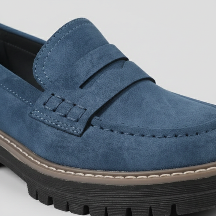 Stylish women's platform loafers with a chunky sole, offering modern orthopedic comfort & support for everyday wear.