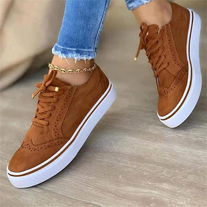 Trendy women's platform sneakers with orthopedic comfort, perfect for stylish casual walks.