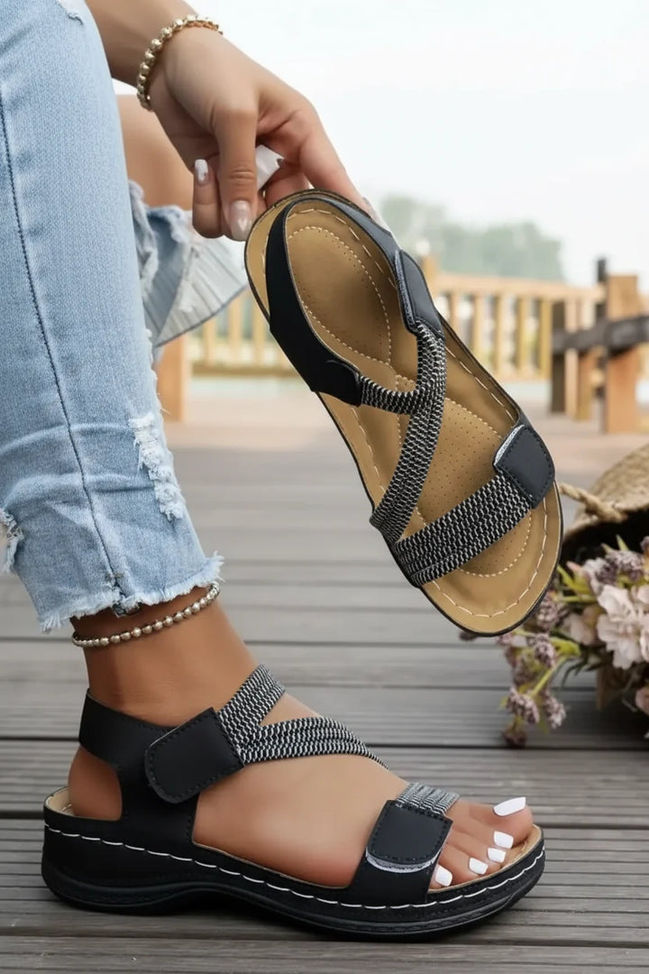 Women's lightweight walking sandals, with orthopedic support, ideal for travel & daily casual comfort.