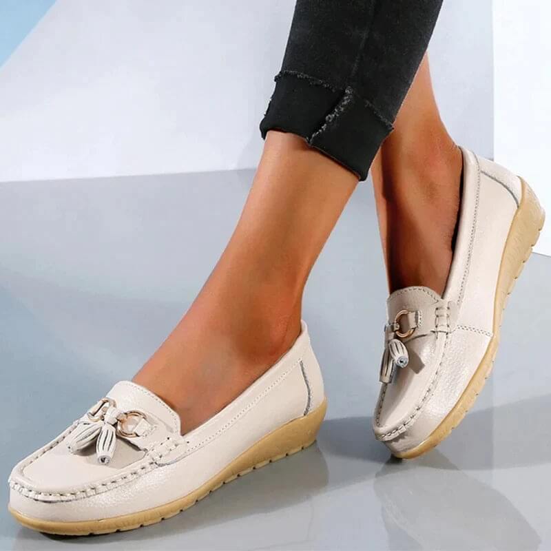 Ergonomic women's comfort loafers with excellent arch support, perfect for long-lasting wear.