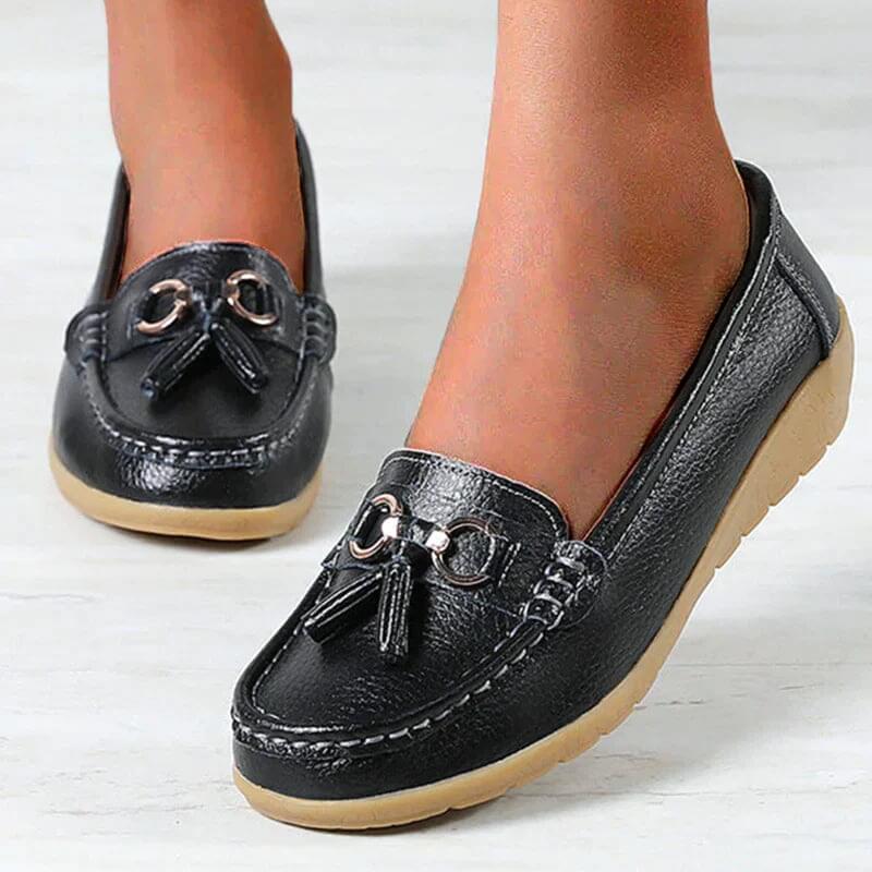 Stylish women's orthopedic flats offering foot support & comfort. Ideal for daily casual elegance.
