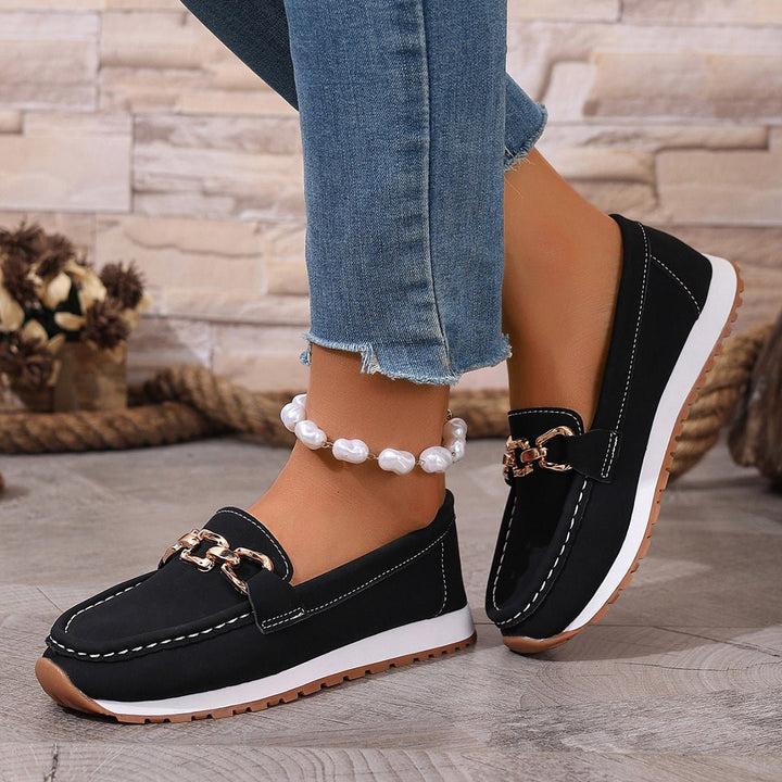 Versatile women's loafers, orthopedic design ensures arch support & all-day comfort for various activities.