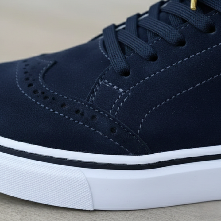 Stylish women's low-top casual sneakers with lace-up closure, perfect for everyday comfort footwear.