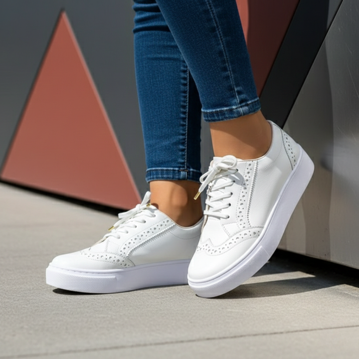 Lace-up women's orthopedic low-top sneakers featuring a platform sole for superior comfort and everyday style.