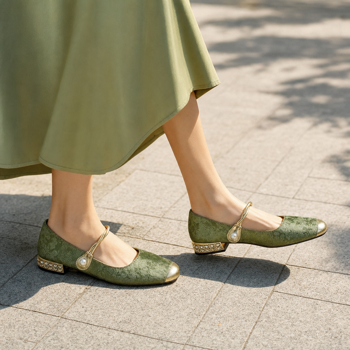 Comfortable women's orthopedic Mary Jane shoes featuring arch support and a stable low block heel.