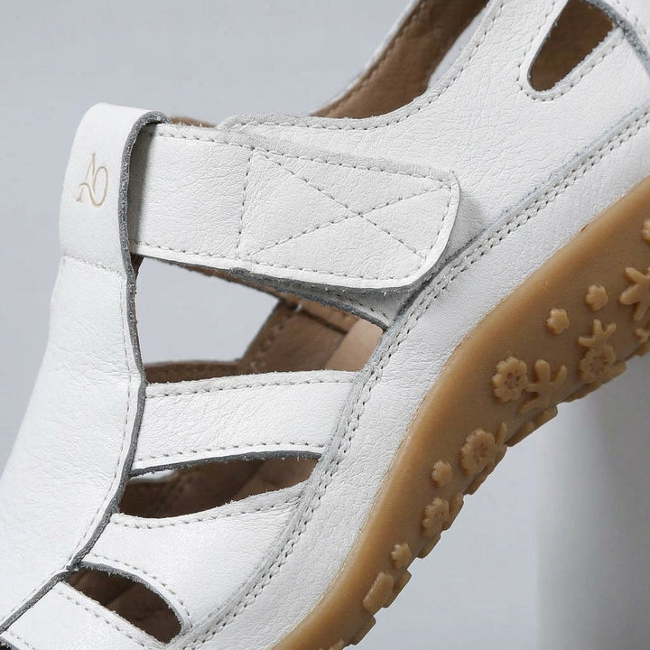 Orthopedic women's sandals, non-slip design, featuring arch support for superior foot comfort.