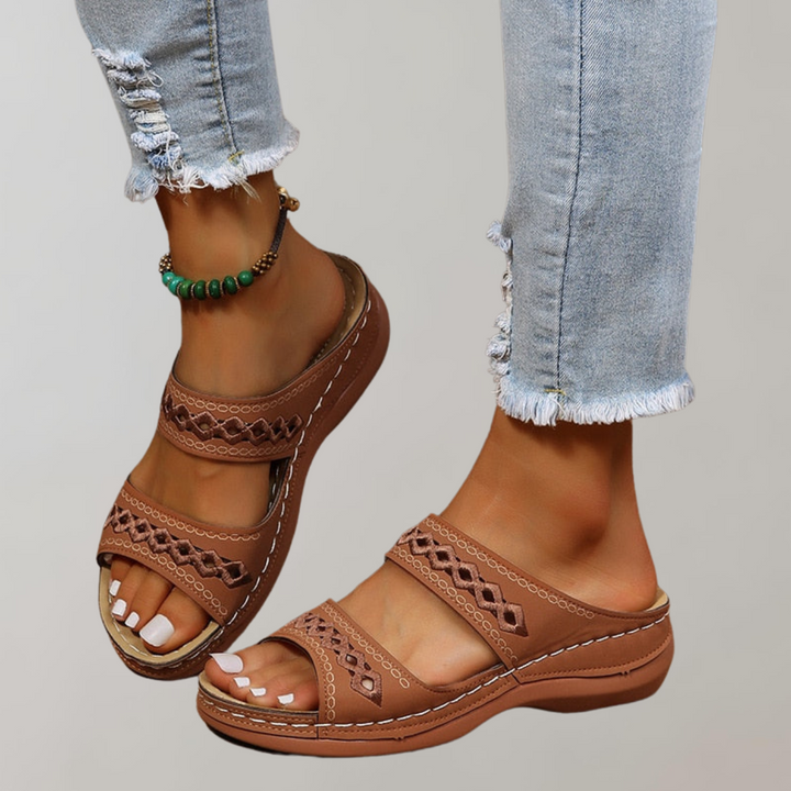 Fashionable women's orthopedic platform sandals offering all-day comfort and chic summer style.