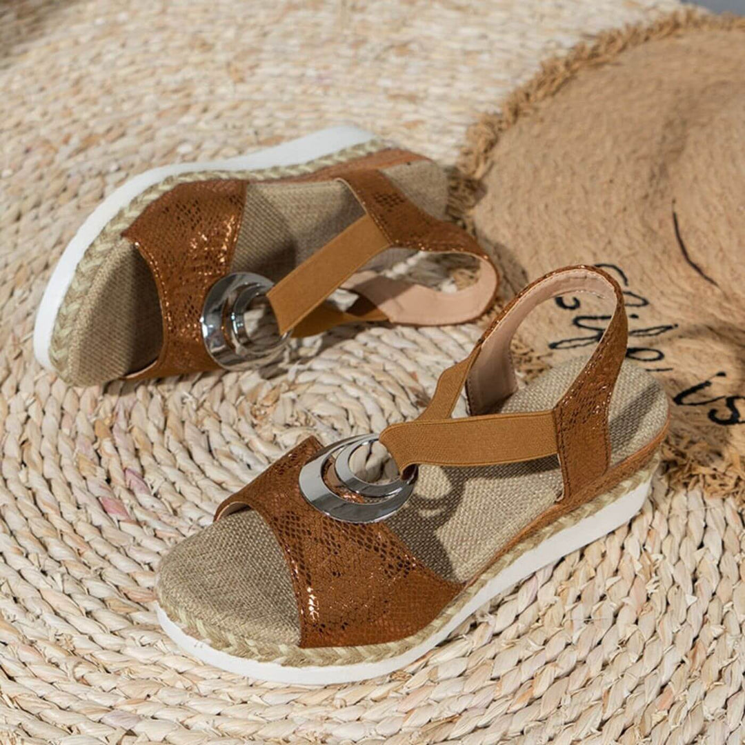 Orthopedic women's sandals, engineered for ultimate comfort, stability & all-day foot support.