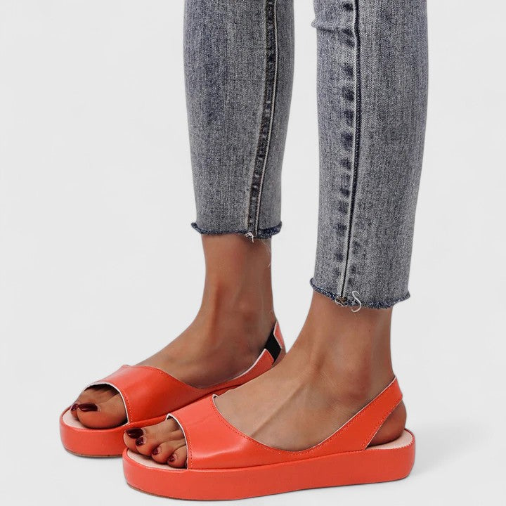 Comfortable walking sandals for women, slip-on style, with orthopedic support.