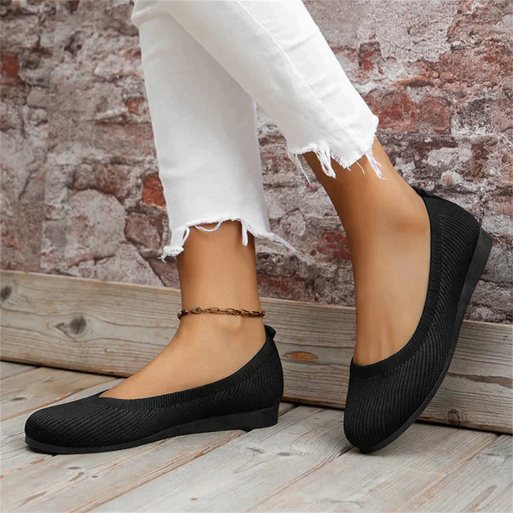 Easy slip-on women's casual shoes, offering excellent arch support and memory foam cushioning for daily use.