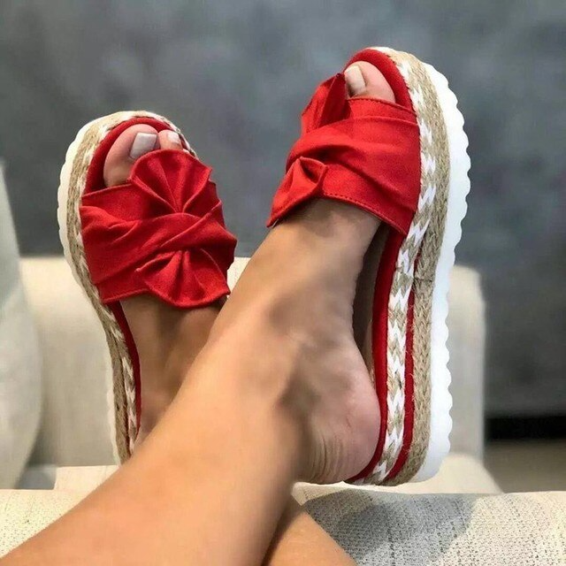Elegant women's platform sandals with orthopedic arch support, perfect for casual summer wear & comfortable walking.