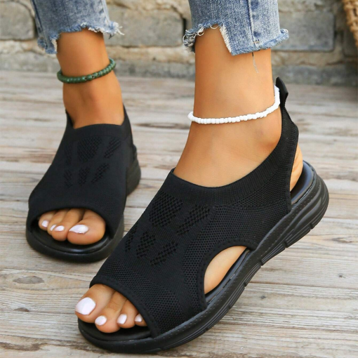 Women's walking sandals with arch support, comfortable & adjustable for custom fit.
