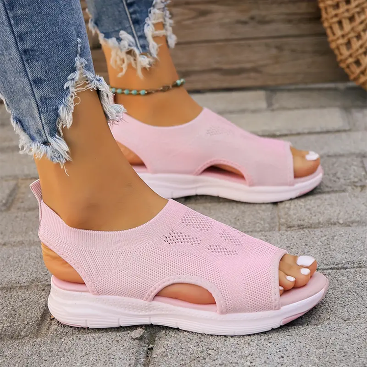 Everyday orthopedic women's sandals, arch support, and non-slip sole for stability.