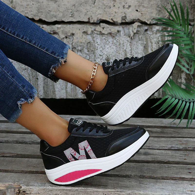Ergonomic women's corrective sneakers, ensuring comfort and posture alignment during daily wear.
