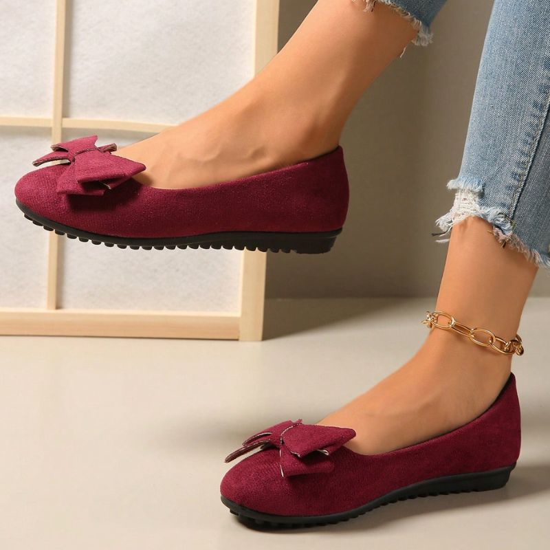 Elegant women's orthopedic wide fit ballet flats, perfect for work or leisure.