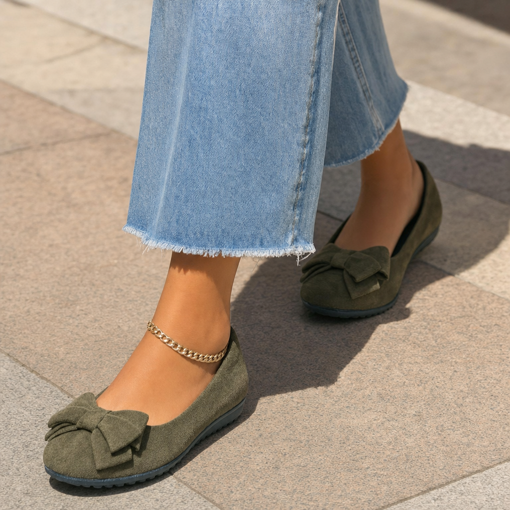Elegant women's wide fit ballet flats, orthopedic and supportive for daily wear.