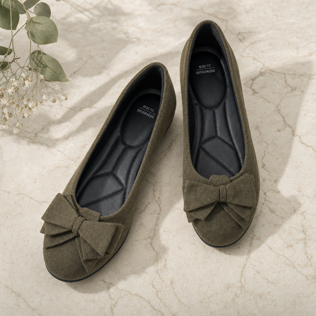 Comfortable slip-on women's ballet flats, wide fit & orthopedic design.