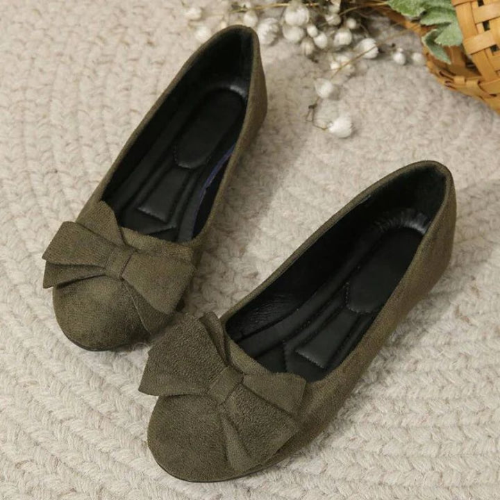 Everyday elegant women's orthopedic ballet flats with a comfortable wide fit.