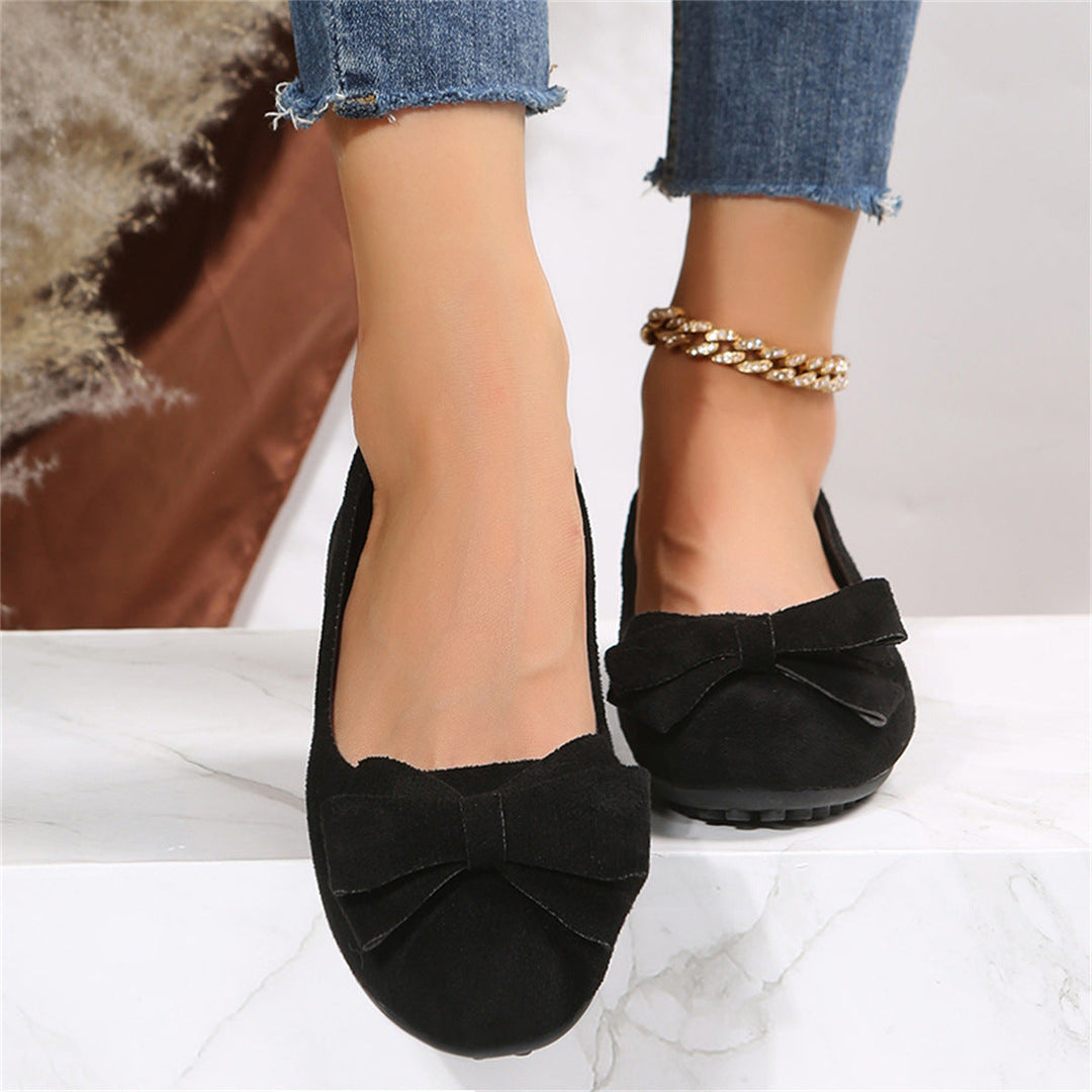 Stylish women's wide fit orthopedic ballet flats, excellent for casual comfort.