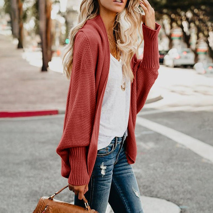 Livia women's oversized cardigan, combining comfort and chic style for versatile layering.