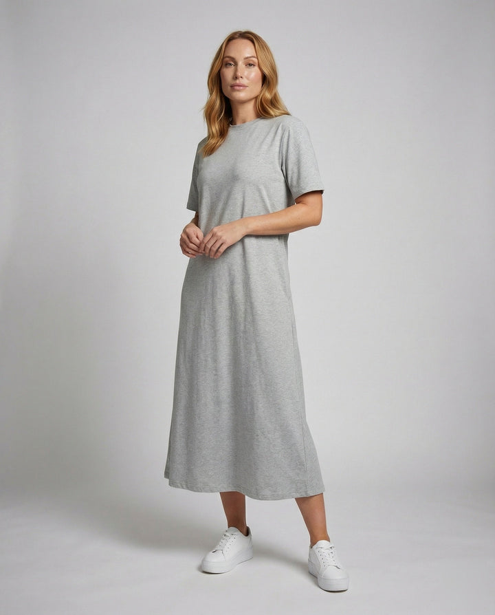 Women's oversized mock neck maxi dress with side split, perfect for comfortable casual or elegant summer and fall wear.