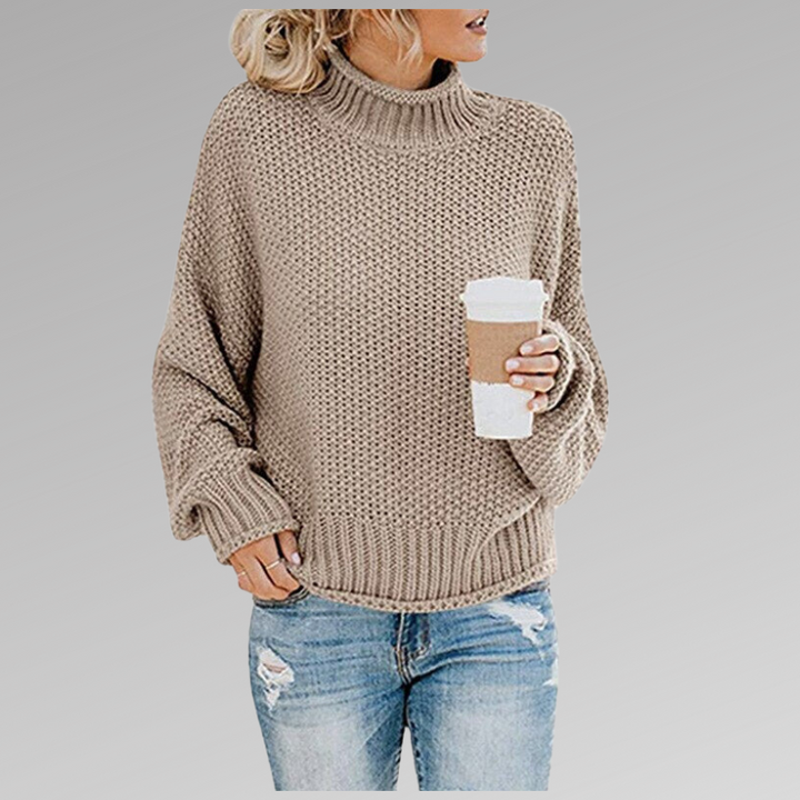 Versatile women's oversized turtleneck sweater, perfect for everyday style and cozy layering.