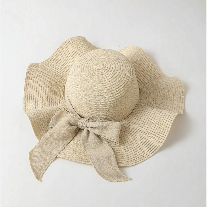 Women's summer sun hat with an oversized wide brim, offering chic style and excellent UV protection.