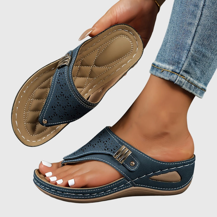 Comfortable & stylish women's summer platform sandals with an elegant ankle strap design.
