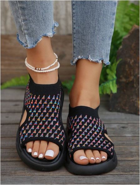 Comfortable women's platform slip-on sandals, open toe for summer everyday wear.