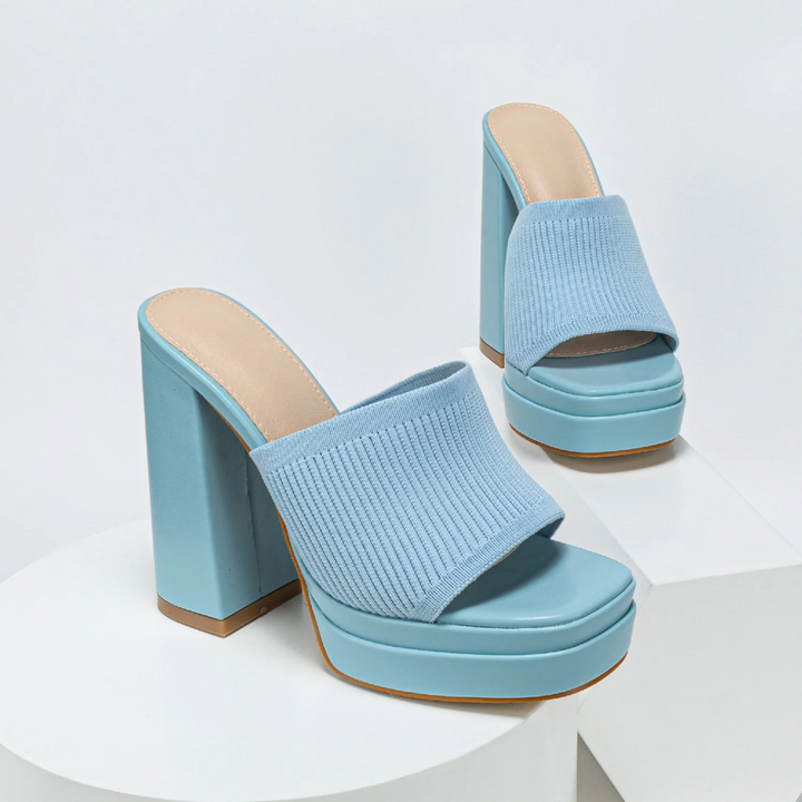 Secure women's platform walking sandals with adjustable comfort straps, ideal for everyday summer wear.