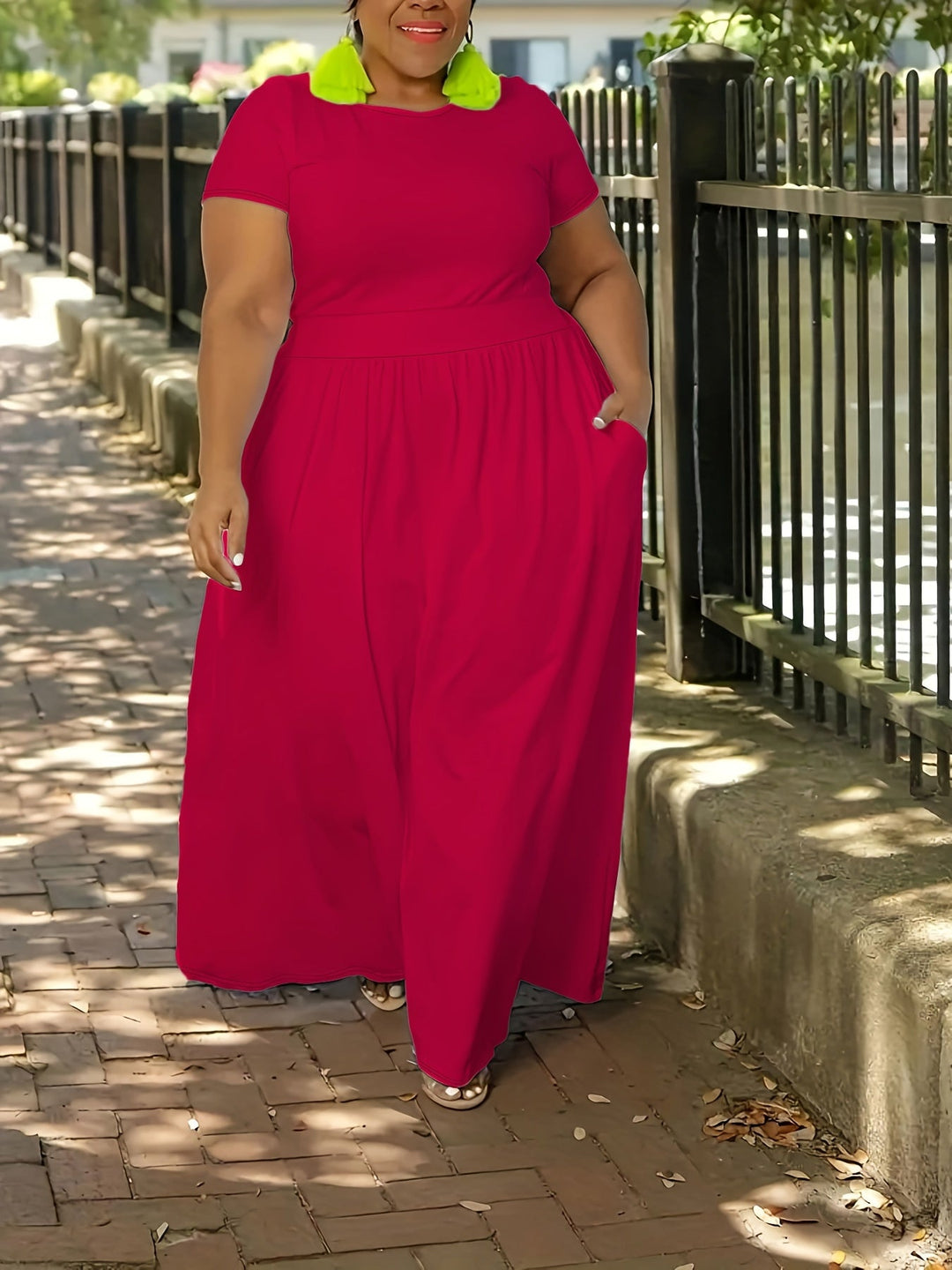 Everyday women's plus size flowy short sleeve maxi dress, suitable for various events.