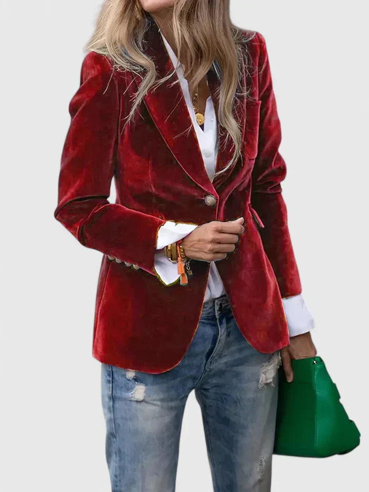 Chic women's gold-button blazer. This plush, single-breasted jacket is ideal for professional and smart casual outfits.