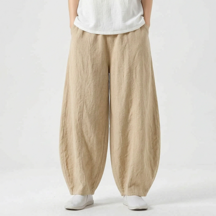 Women's comfortable barrel pants with a loose, wide leg and elastic waist, ideal for a relaxed casual look.