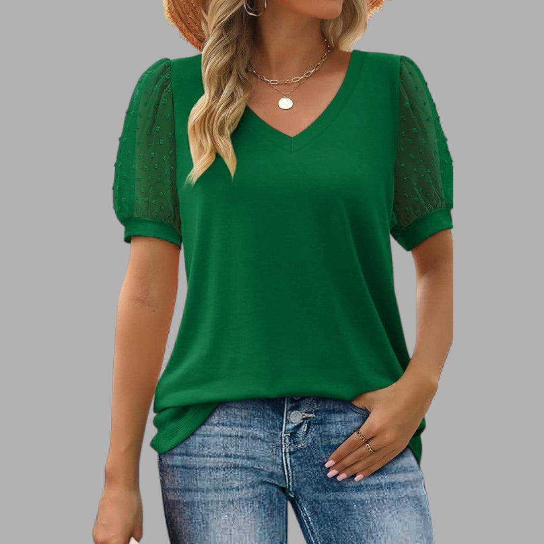 Stylish women's classic relaxed fit blouse for versatile everyday fashion and comfort.