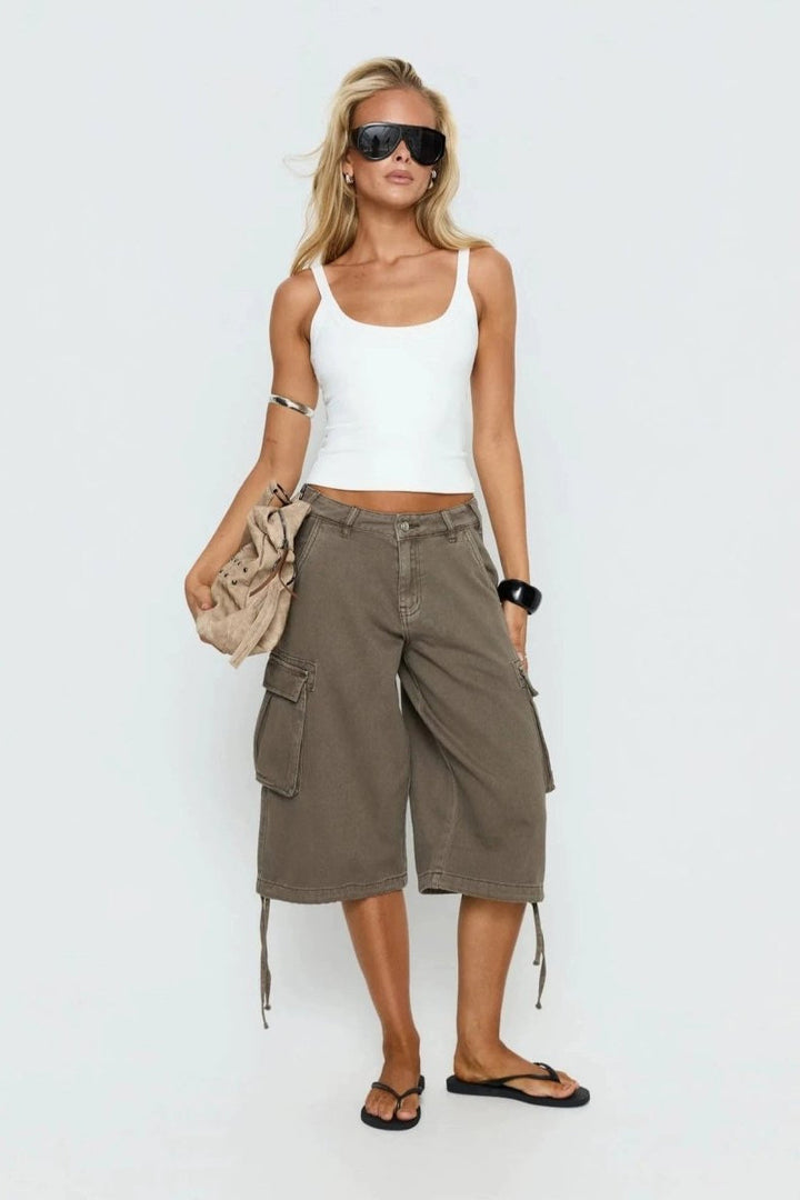 Trendy women's mocha relaxed cargo capris, mid-calf design, practical pockets for versatile casual style.