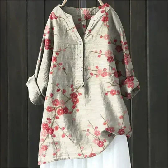 Casual chic women's summer top, relaxed fit for everyday comfort & versatile styling.