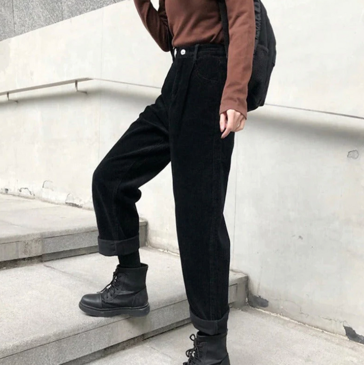 Women's relaxed fit trousers in a comfortable, stylish design for everyday wear.