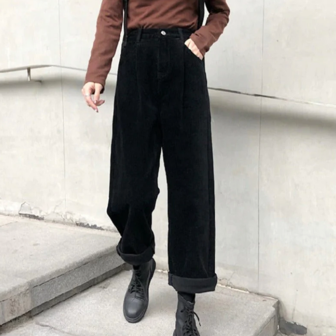 Comfortable full-length women's pants; versatile relaxed fit for chic casual fashion.