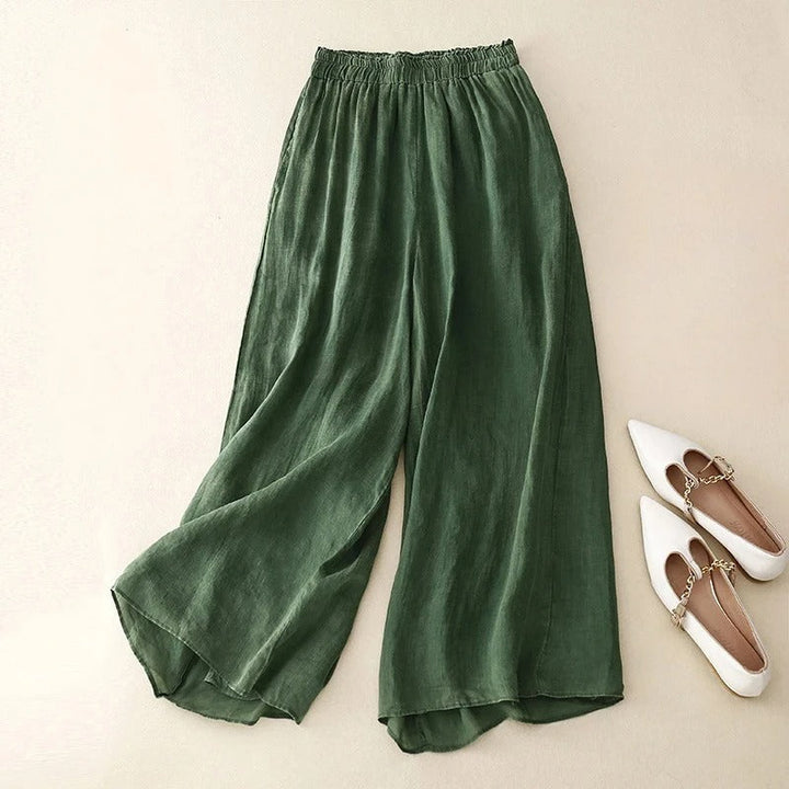 Straight leg women's trousers with a loose waistband and relaxed fit, offering versatile casual-elegant style.