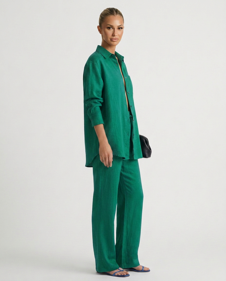 Modern women's relaxed two piece matching lounge set for effortless style & comfortable casual wear.