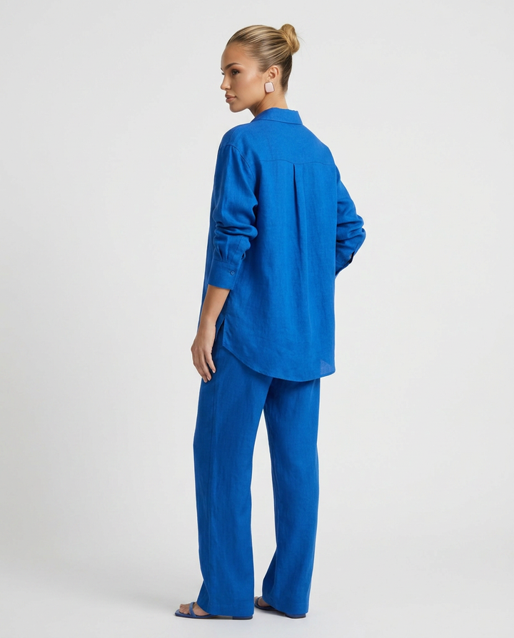 Effortless style with this women's relaxed two piece matching lounge set. Comfortable casual fashion.