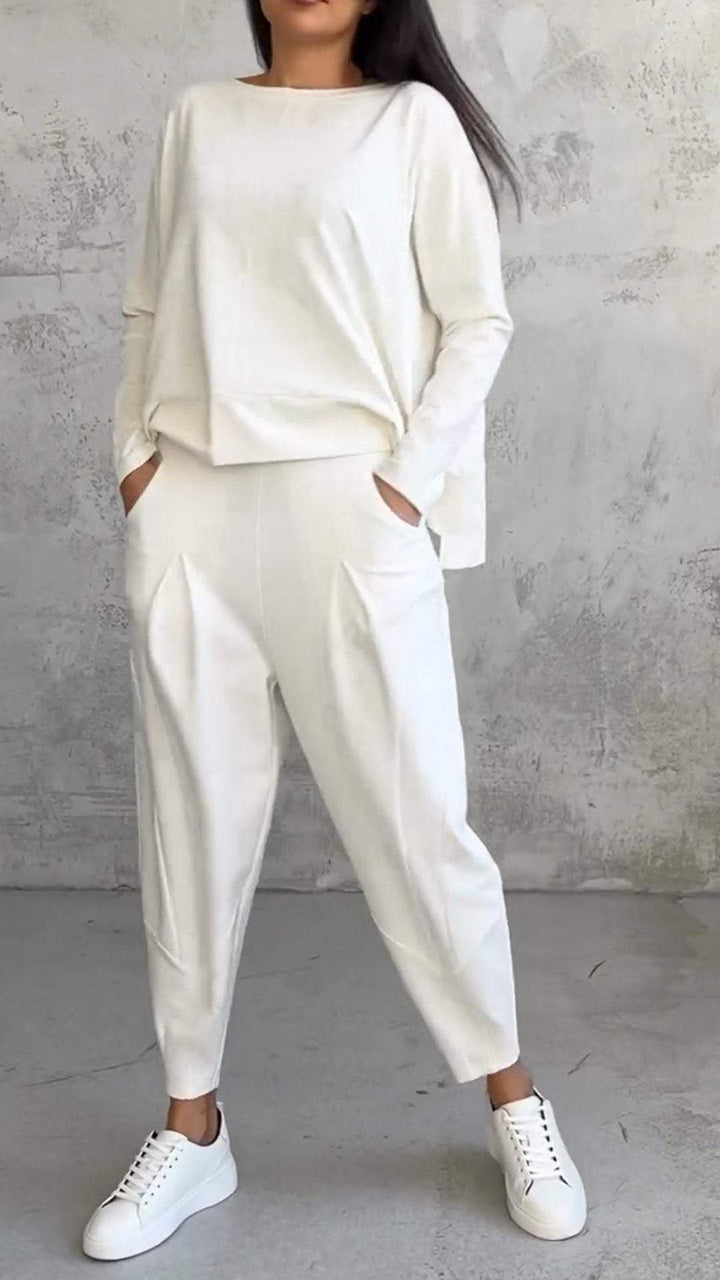 Stylish athleisure women's two-piece set, offering ultimate comfort for leisure and everyday activities.