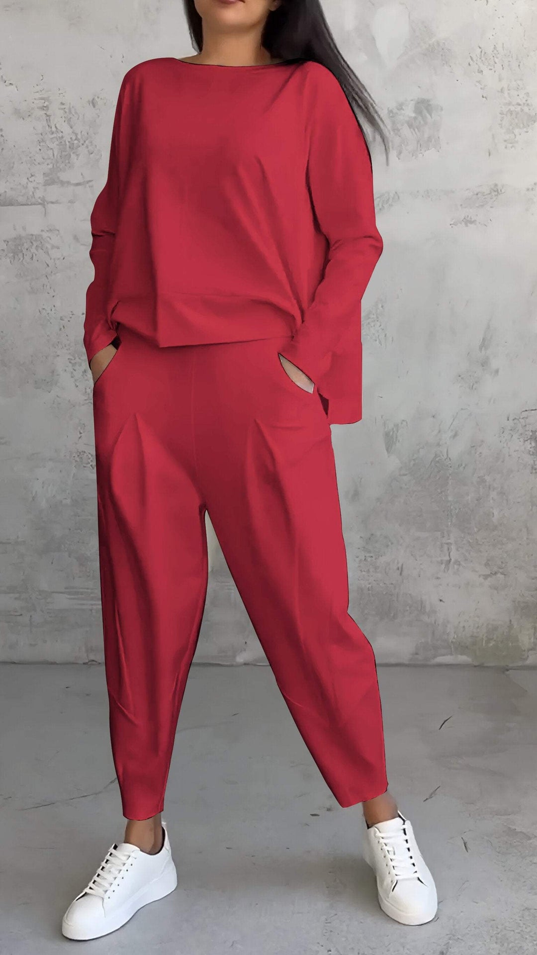 Versatile women's loungewear set, a comfortable and fashionable choice for everyday and travel.
