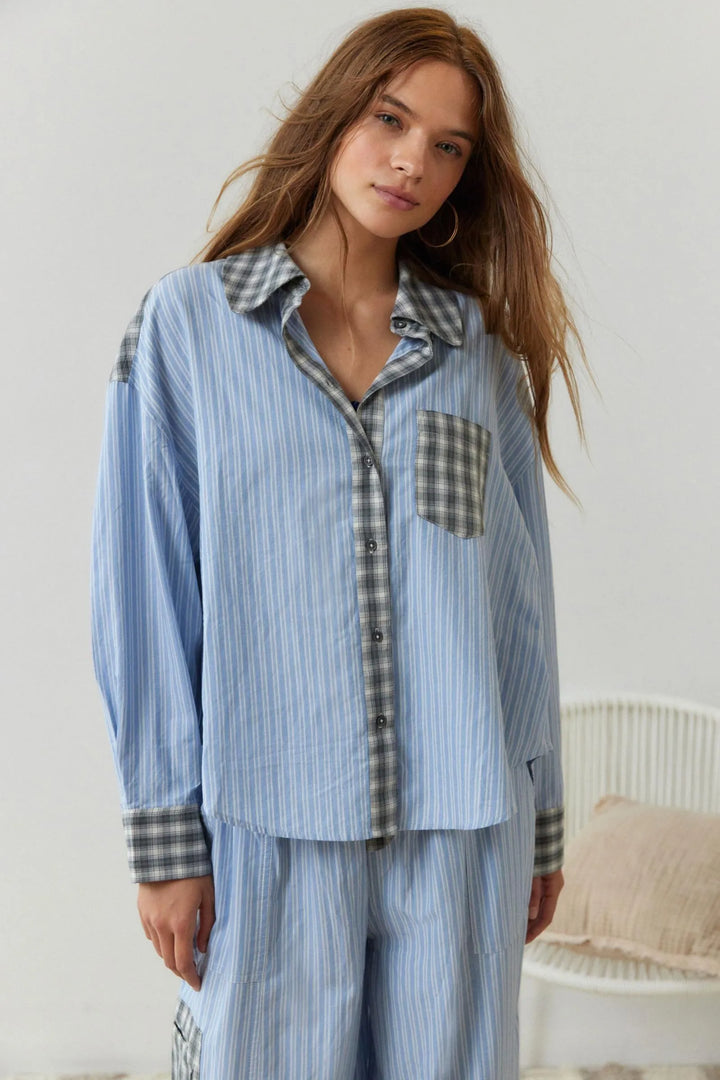 Comfortable women's relaxed fit pajama set. Vintage style nightwear, ideal two-piece loungewear for home.